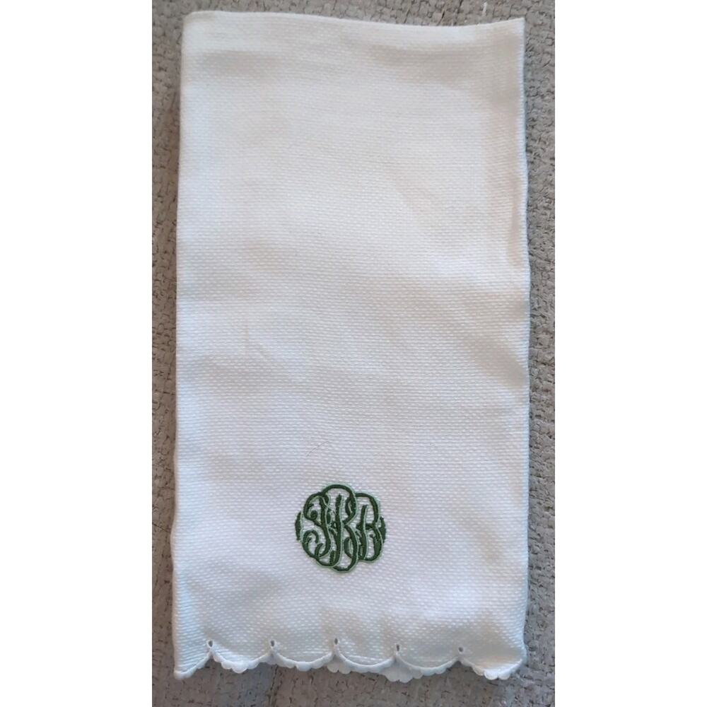 Unused Huck Irish Linen Scalloped White w/Green Emb Monogram 20.5x14.5 B (75)